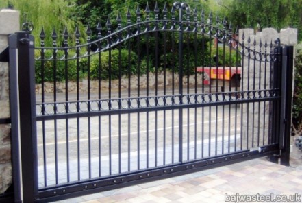 black metal gates UK